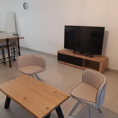 Daire Proche Du Port De *